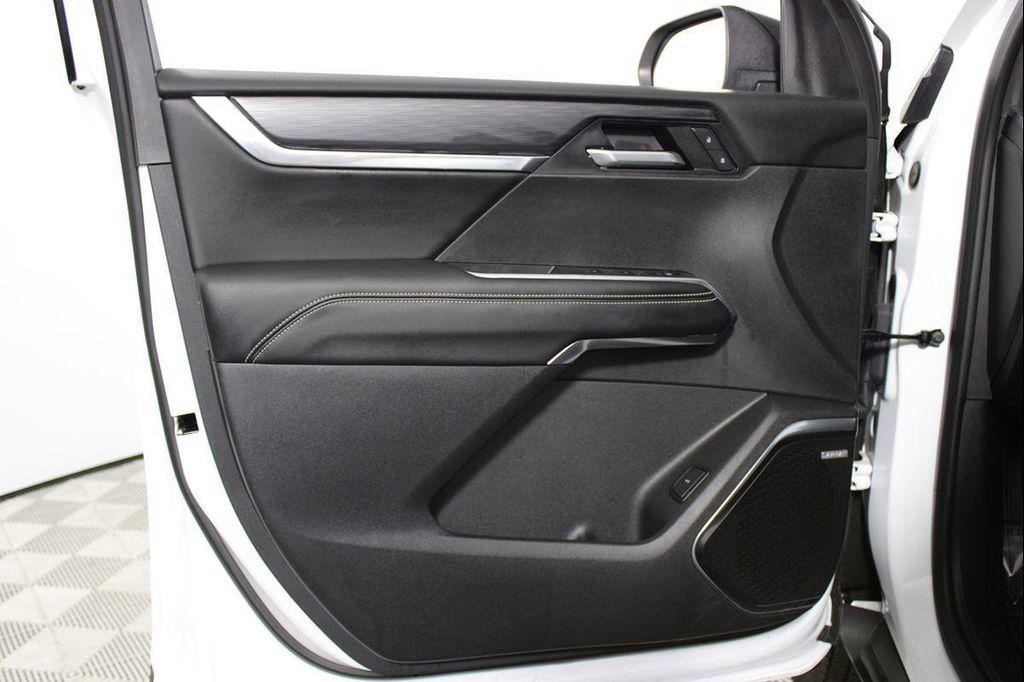 used 2025 GMC Acadia car, priced at $35,286