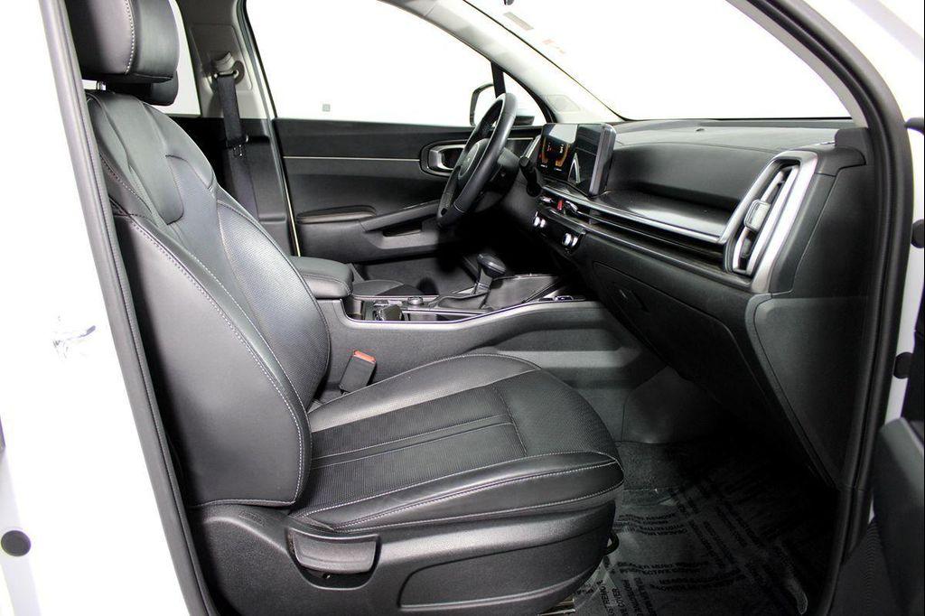 used 2024 Kia Sorento car, priced at $24,986