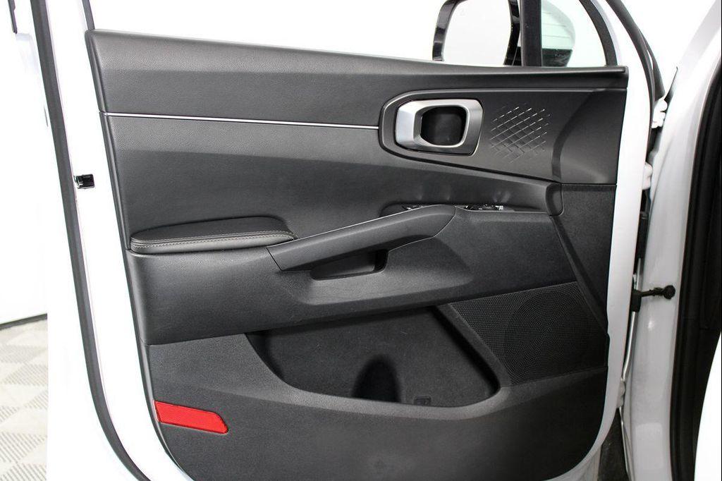 used 2024 Kia Sorento car, priced at $24,986