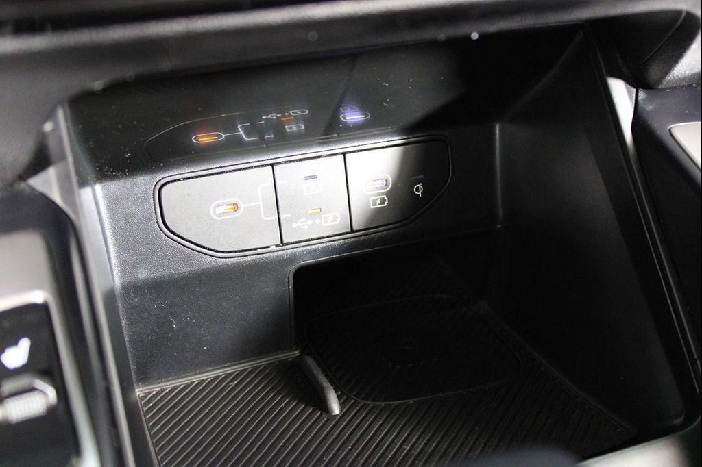 used 2024 Kia Sorento car, priced at $24,986