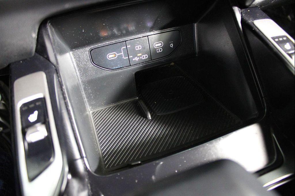 used 2024 Kia Sorento car, priced at $25,029