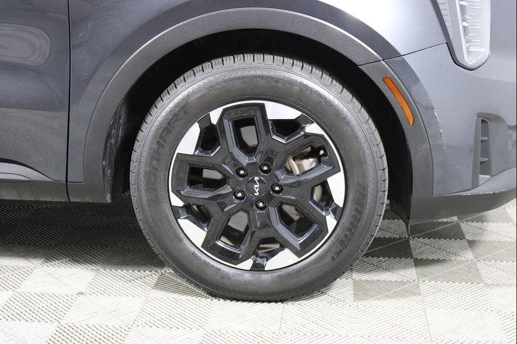 used 2024 Kia Sorento car, priced at $25,029