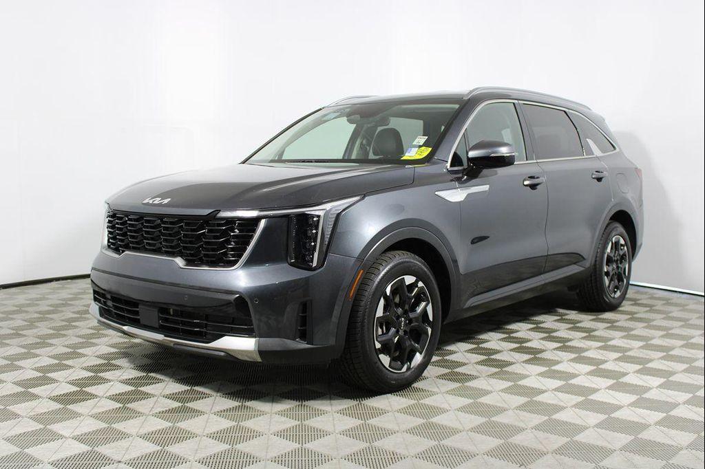 used 2024 Kia Sorento car, priced at $25,029
