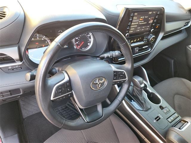 used 2022 Toyota Highlander car, priced at $32,491