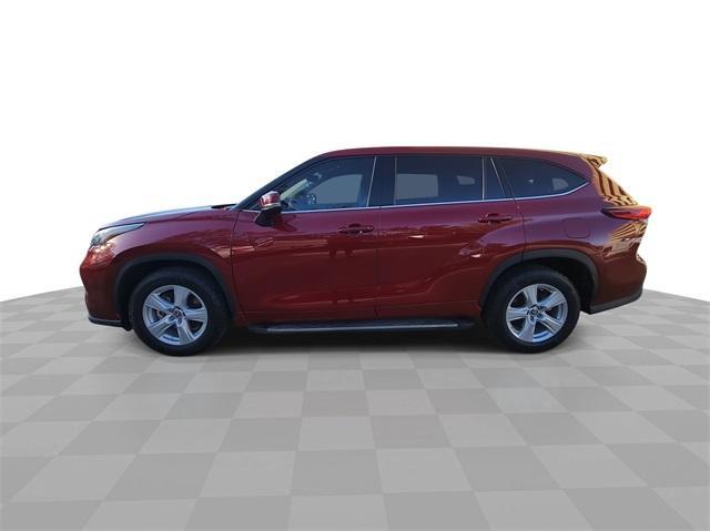 used 2022 Toyota Highlander car, priced at $32,491