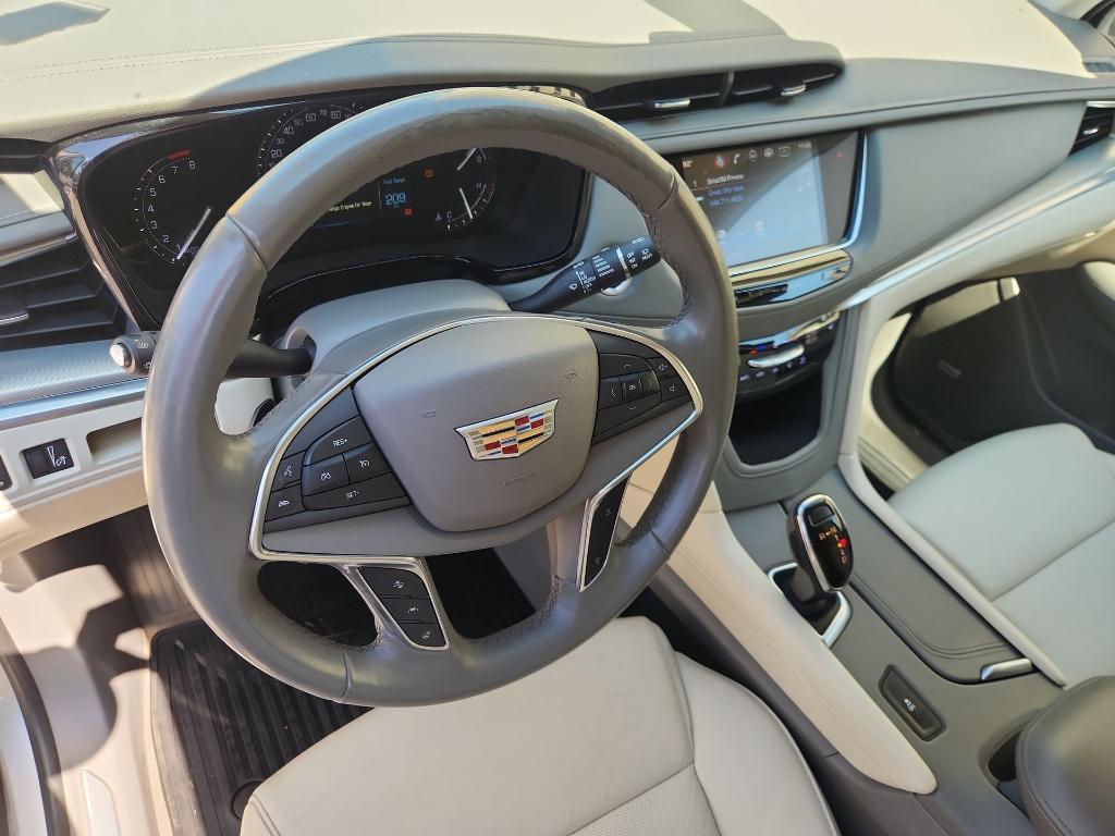 used 2018 Cadillac XT5 car, priced at $16,292