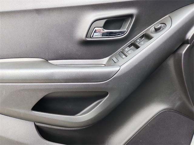 used 2022 Chevrolet Trax car, priced at $19,491