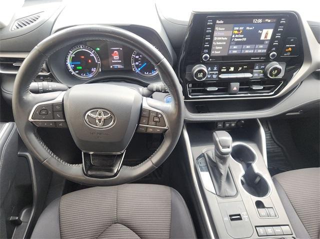 used 2020 Toyota Highlander Hybrid car, priced at $29,993