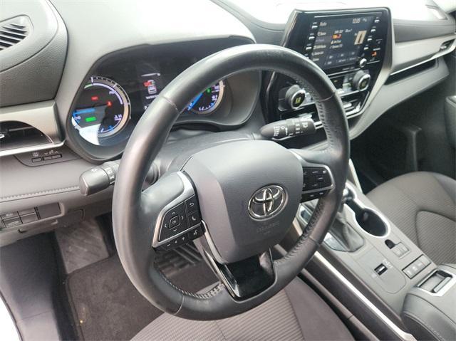 used 2020 Toyota Highlander Hybrid car, priced at $29,993