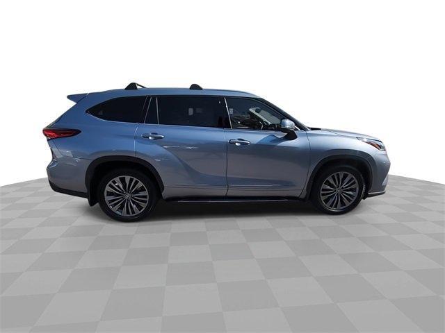 used 2021 Toyota Highlander car, priced at $35,993