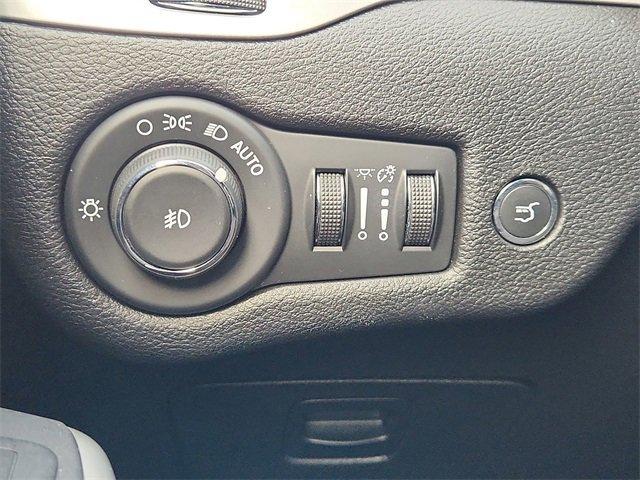 used 2018 Jeep Cherokee car, priced at $18,494