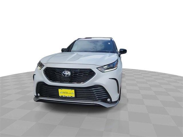 used 2023 Toyota Highlander car, priced at $38,992