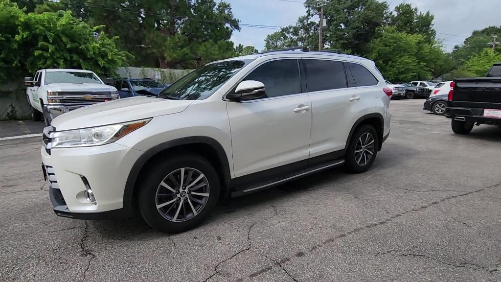 used 2019 Toyota Highlander car, priced at $27,491