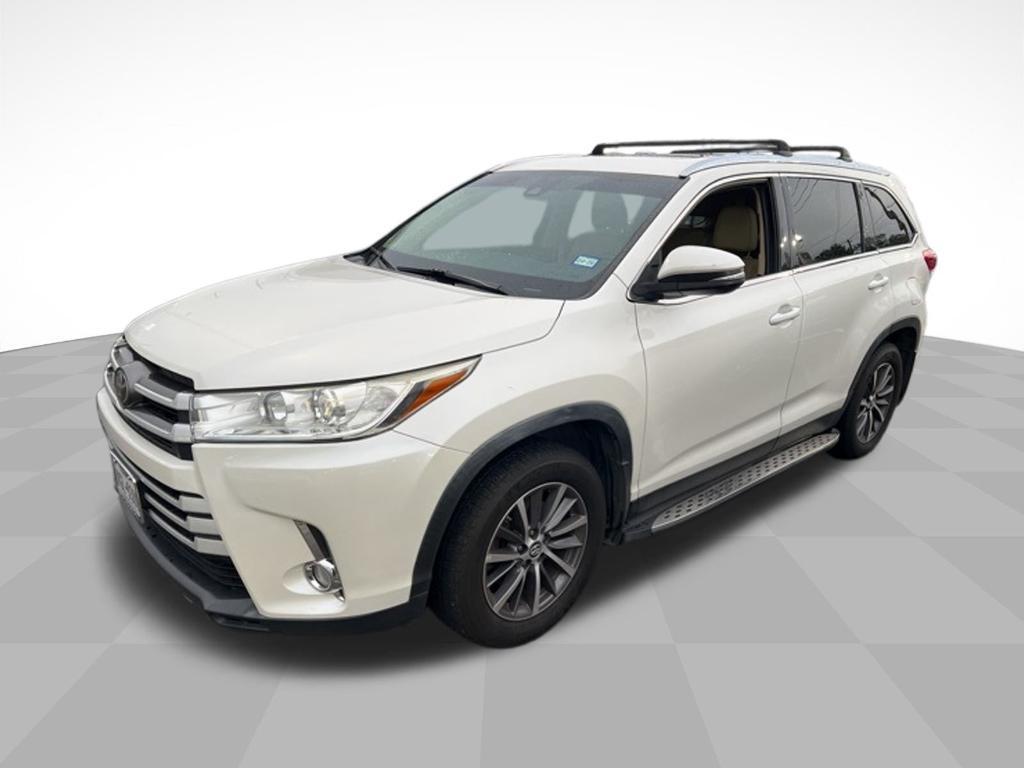 used 2019 Toyota Highlander car, priced at $27,491
