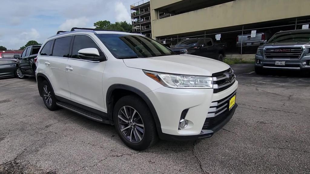 used 2019 Toyota Highlander car, priced at $27,491