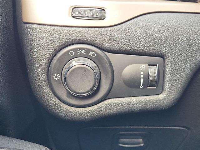 used 2015 Jeep Cherokee car, priced at $13,492