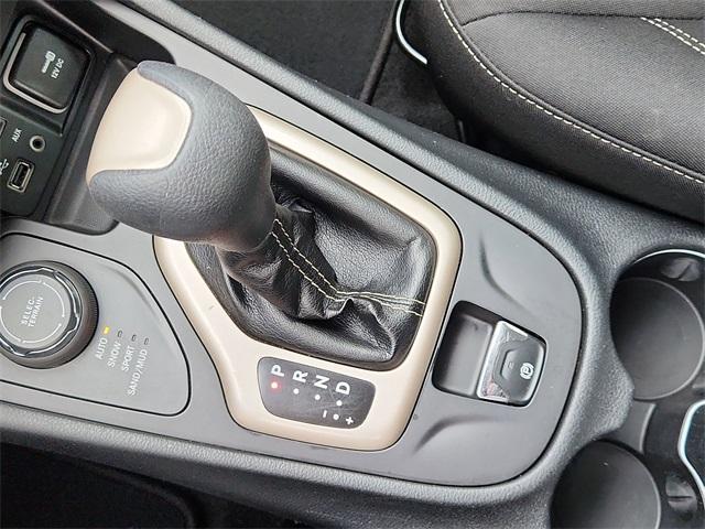 used 2015 Jeep Cherokee car, priced at $13,492