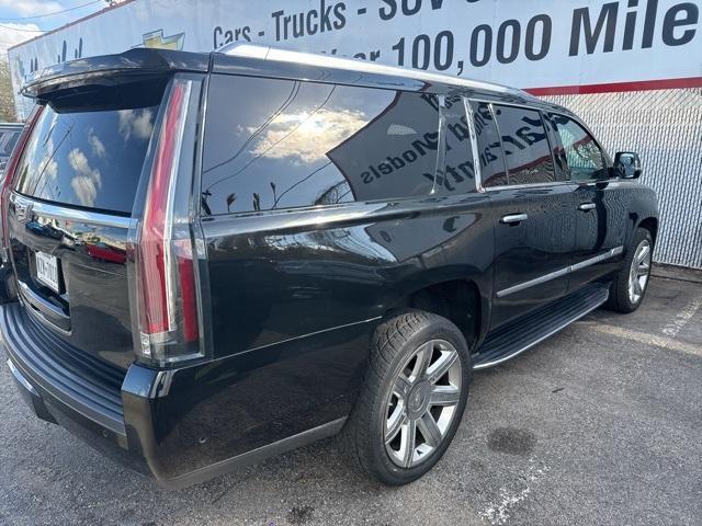 used 2020 Cadillac Escalade ESV car, priced at $40,491