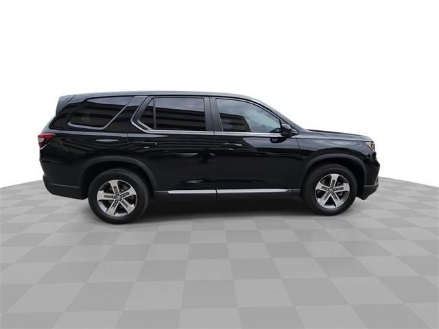 used 2023 Honda Pilot car, priced at $35,992