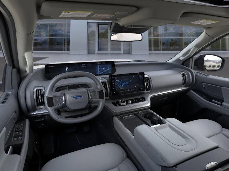 new 2025 Ford Expedition car, priced at $67,879