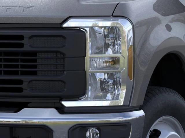 new 2025 Ford F-350 car, priced at $72,580
