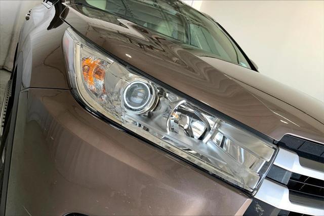 used 2019 Toyota Highlander car, priced at $25,991