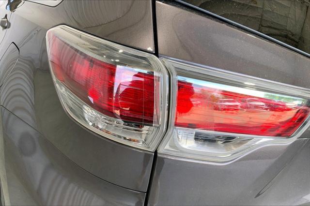 used 2015 Toyota Highlander car, priced at $16,991