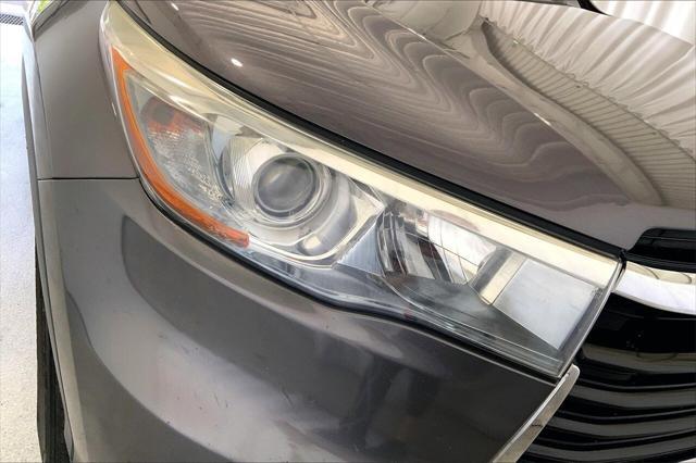 used 2015 Toyota Highlander car, priced at $16,991