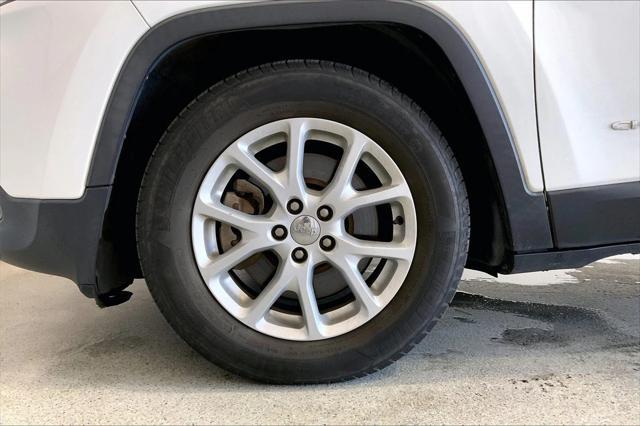 used 2015 Jeep Cherokee car, priced at $10,321