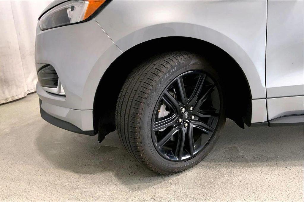 used 2024 Ford Edge car, priced at $30,951
