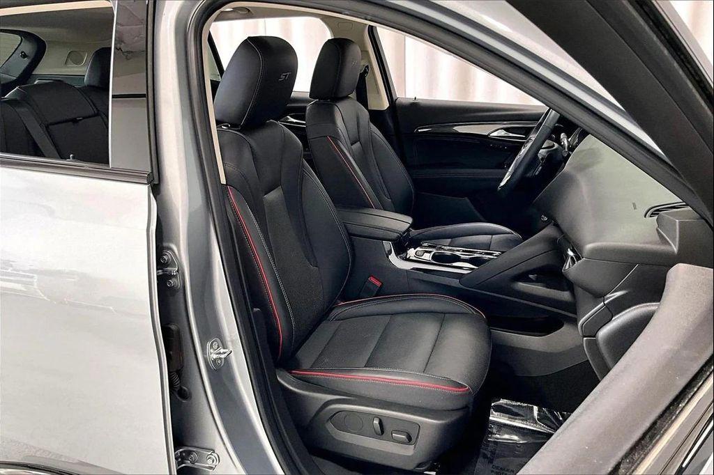 used 2023 Buick Envision car, priced at $26,731