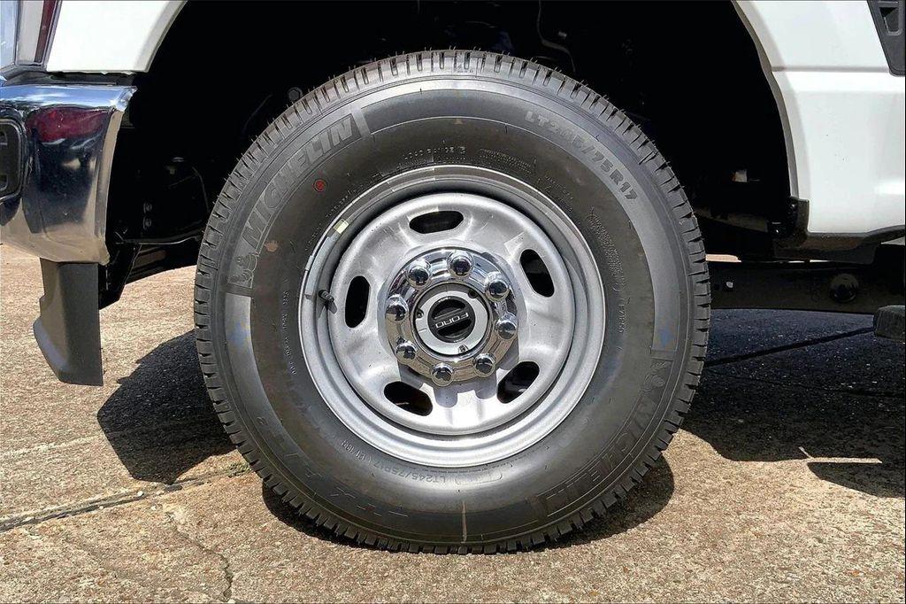 new 2025 Ford F-250 car, priced at $77,635