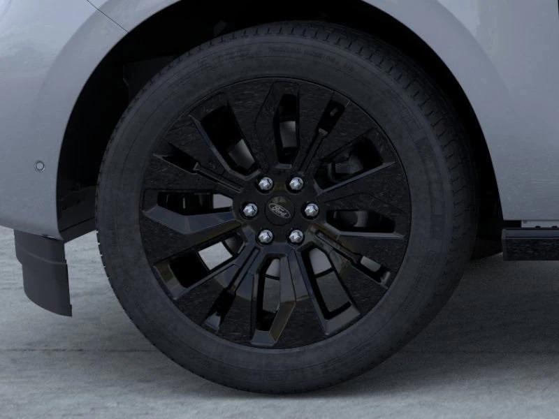 new 2025 Ford Expedition car, priced at $79,140