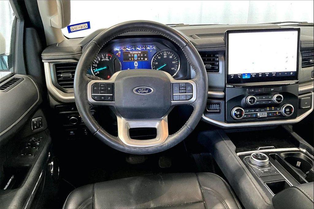 used 2024 Ford Expedition car, priced at $45,131