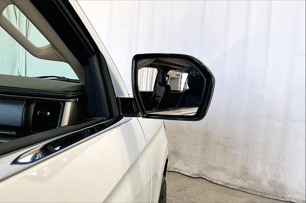 used 2024 Ford Expedition car, priced at $45,131