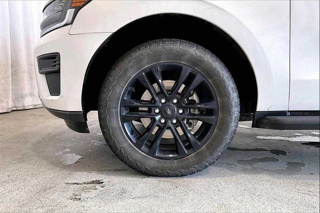 used 2024 Ford Expedition car, priced at $45,131