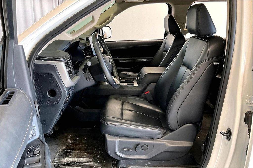 used 2024 Ford Expedition car, priced at $45,131