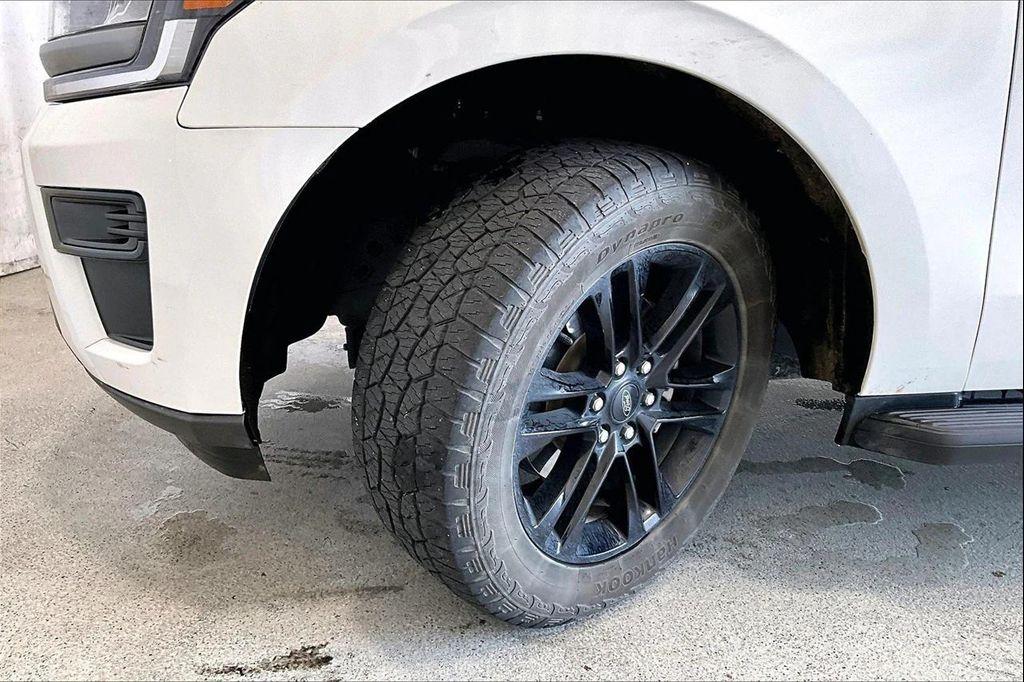 used 2024 Ford Expedition car, priced at $45,131