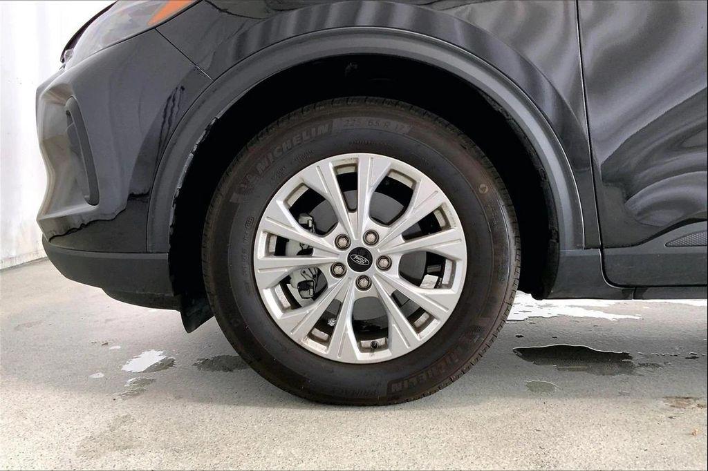 used 2025 Ford Escape car, priced at $25,991