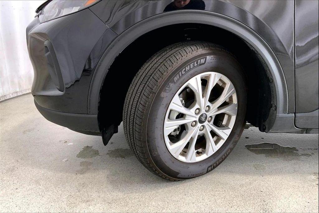 used 2025 Ford Escape car, priced at $25,991