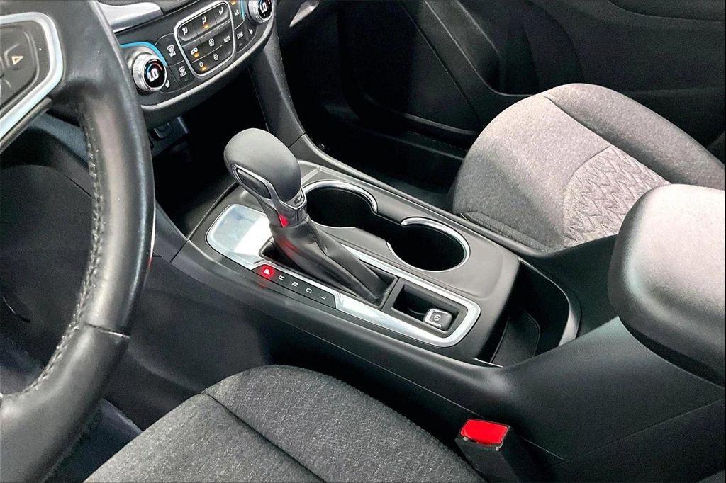used 2022 Chevrolet Equinox car, priced at $19,396