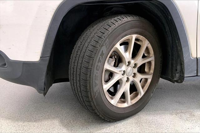 used 2015 Jeep Cherokee car, priced at $9,991