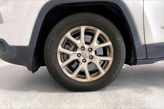 used 2015 Jeep Cherokee car, priced at $9,991