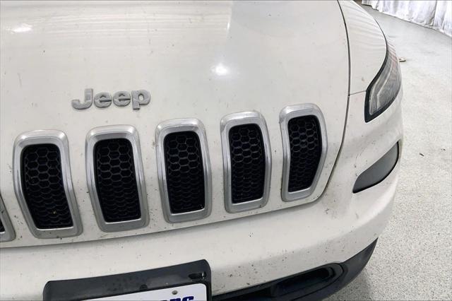 used 2015 Jeep Cherokee car, priced at $9,991