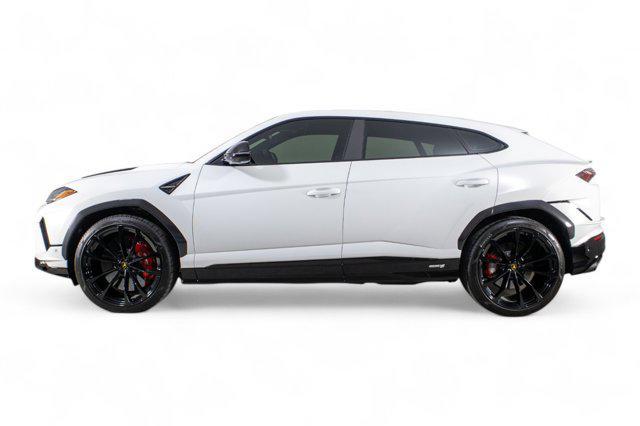 used 2023 Lamborghini Urus car, priced at $309,000