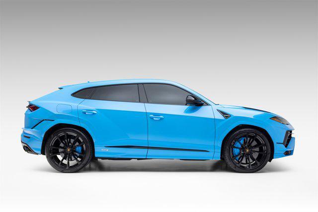used 2023 Lamborghini Urus car, priced at $259,990