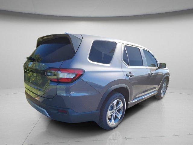 new 2025 Honda Pilot car, priced at $44,418