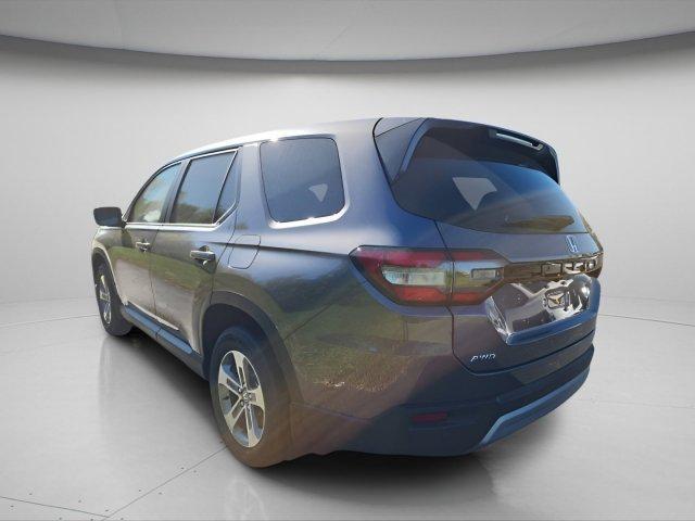 new 2025 Honda Pilot car, priced at $44,418
