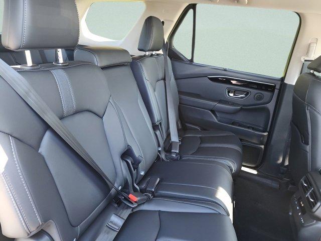 new 2025 Honda Pilot car, priced at $44,418