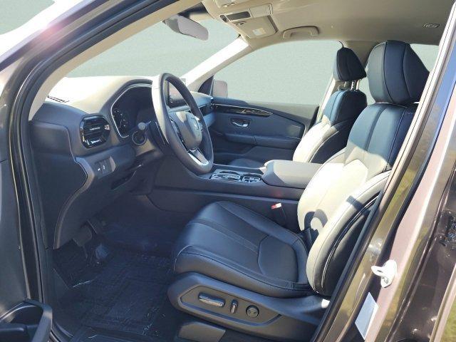 new 2025 Honda Pilot car, priced at $44,418
